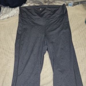 Active fitted Gray Capri leggings